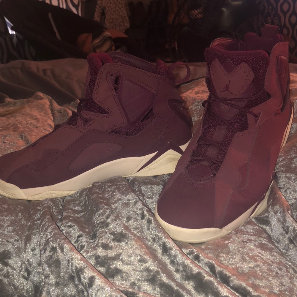 *DONATING IF NOT SOLD IN A WEEK* Jordan’s